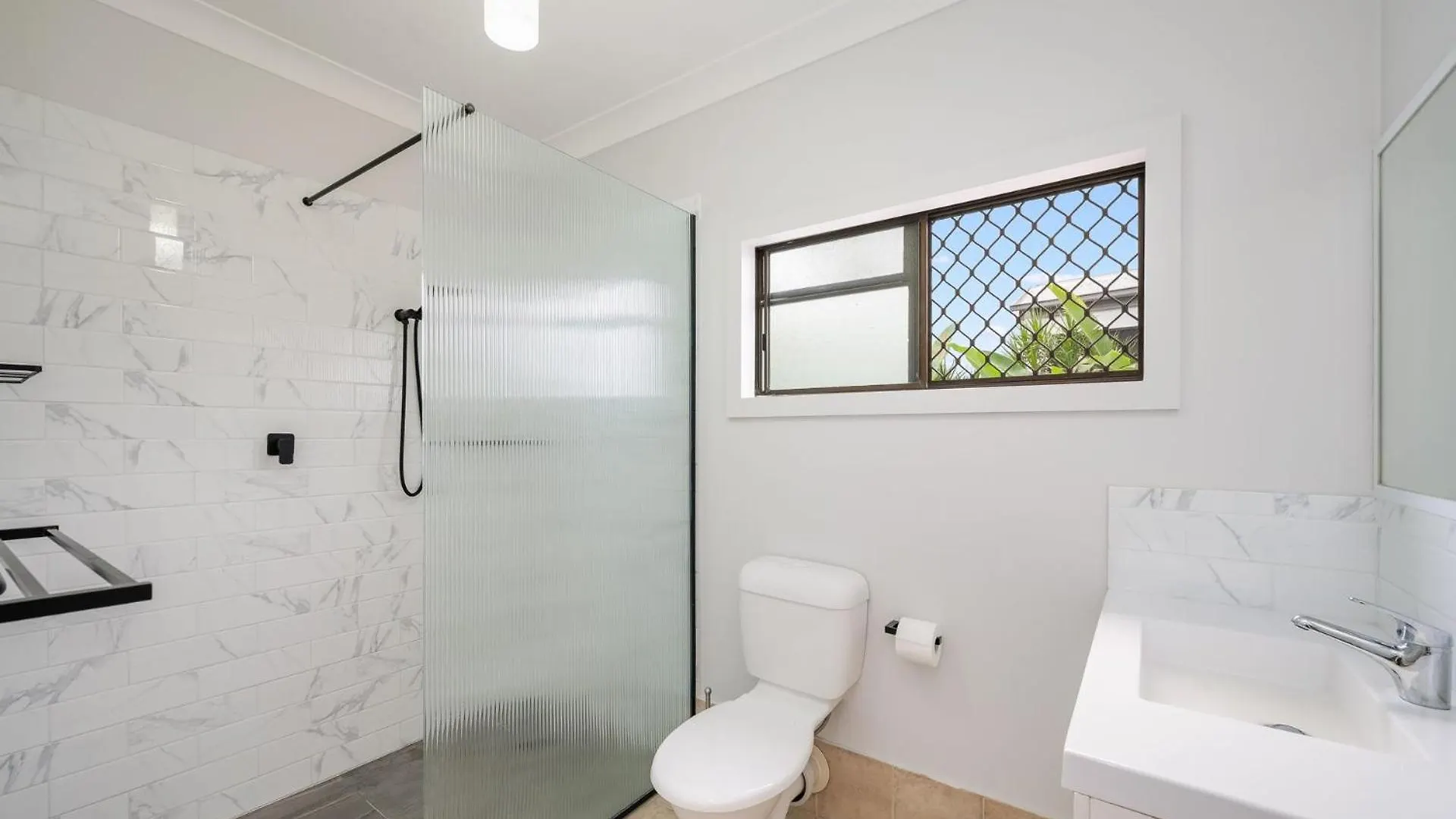 Holiday home Lake House Kawana Waters Australia